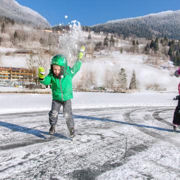 Brennseehof – Resort | Familie & Sport 1917-Brennsee-Eislaufen-BRM-Mathias-Praegant_bearbeitet_kleiner