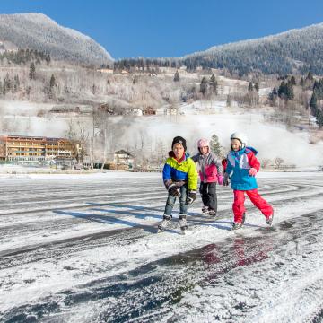 Brennseehof – Resort | Familie & Sport 1866-Brennsee-Eislaufen-BRM-Mathias-Praegant_bearbeitet_2