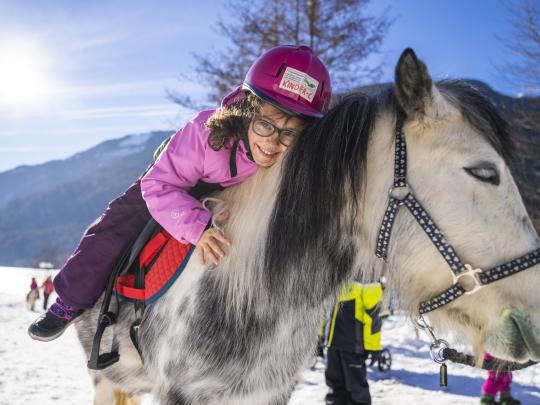 142-8804-HR_brennseehof_winter_by_gert_perauer