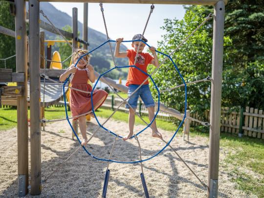 89-7155-LR_aktiv_brennseehof_feldamsee&copy;gert_perauer