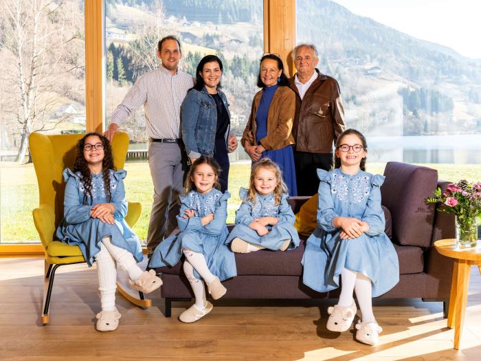 12-7382-print_Brennseehof_Familie_by_Gert_Perauer