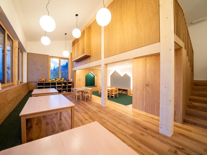 Bild verwenden 3. Stok, 1 Bild Bild verwenden 3. Stok, 1 Bild